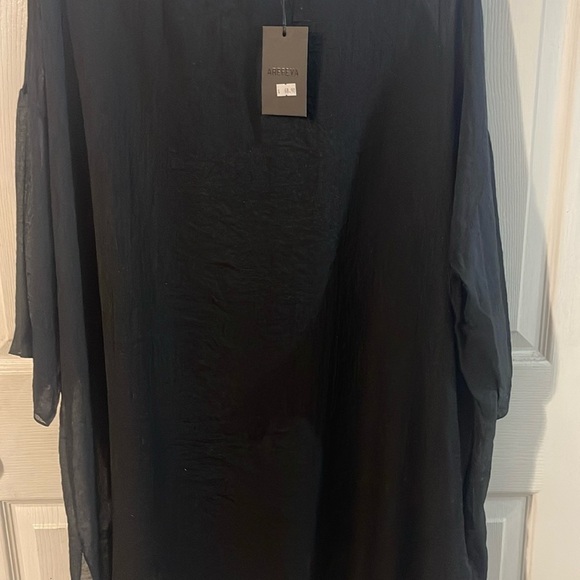 Chic Black Sheer Tunic by [Brand] - Picture 3 of 6